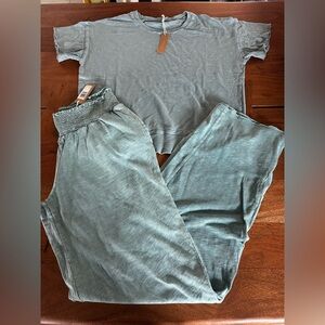 🆕 HELLO NITE LOUNGEWEAR SET-SMALL